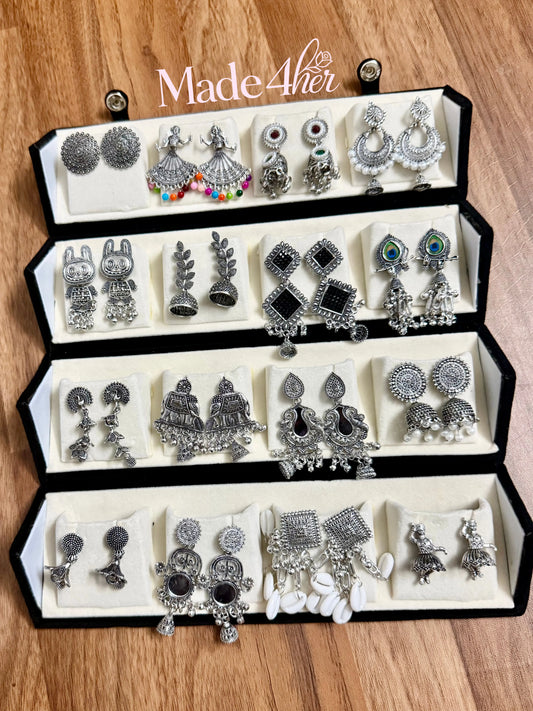 16 Pair of oxidised earing